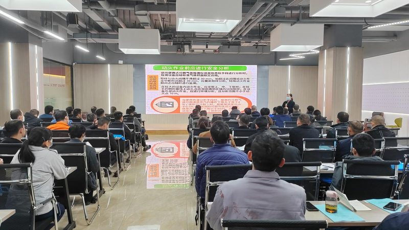 健身教练培训机构排名：如何规避误区，选择合适课程
