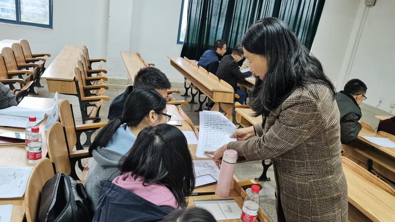 小标题：成人高考复习资料，选对才是关键