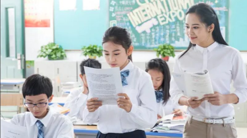 成人教育自考与成考：两种途径的优劣势解析